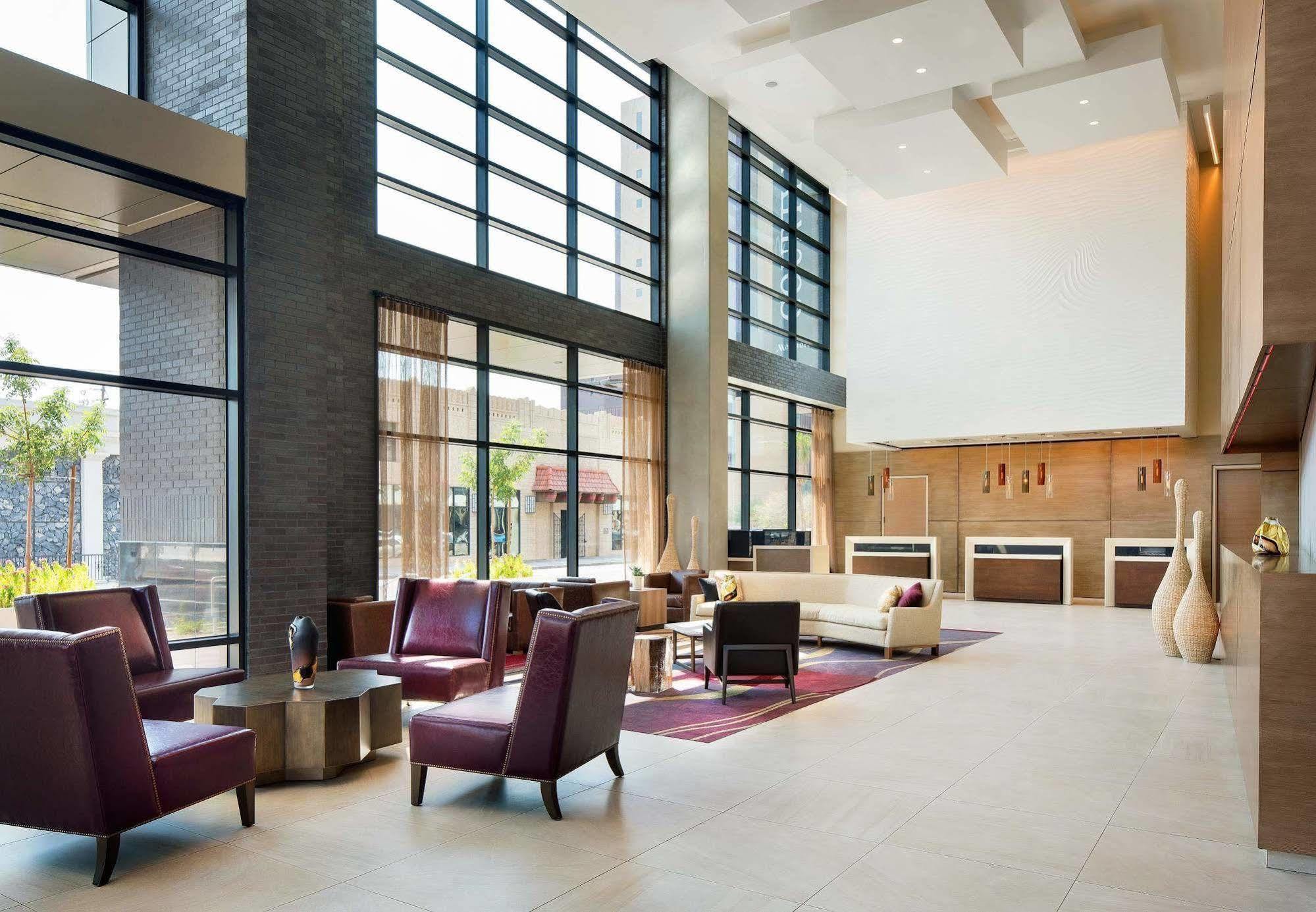 Courtyard By Marriott Phoenix Downtown Exterior foto