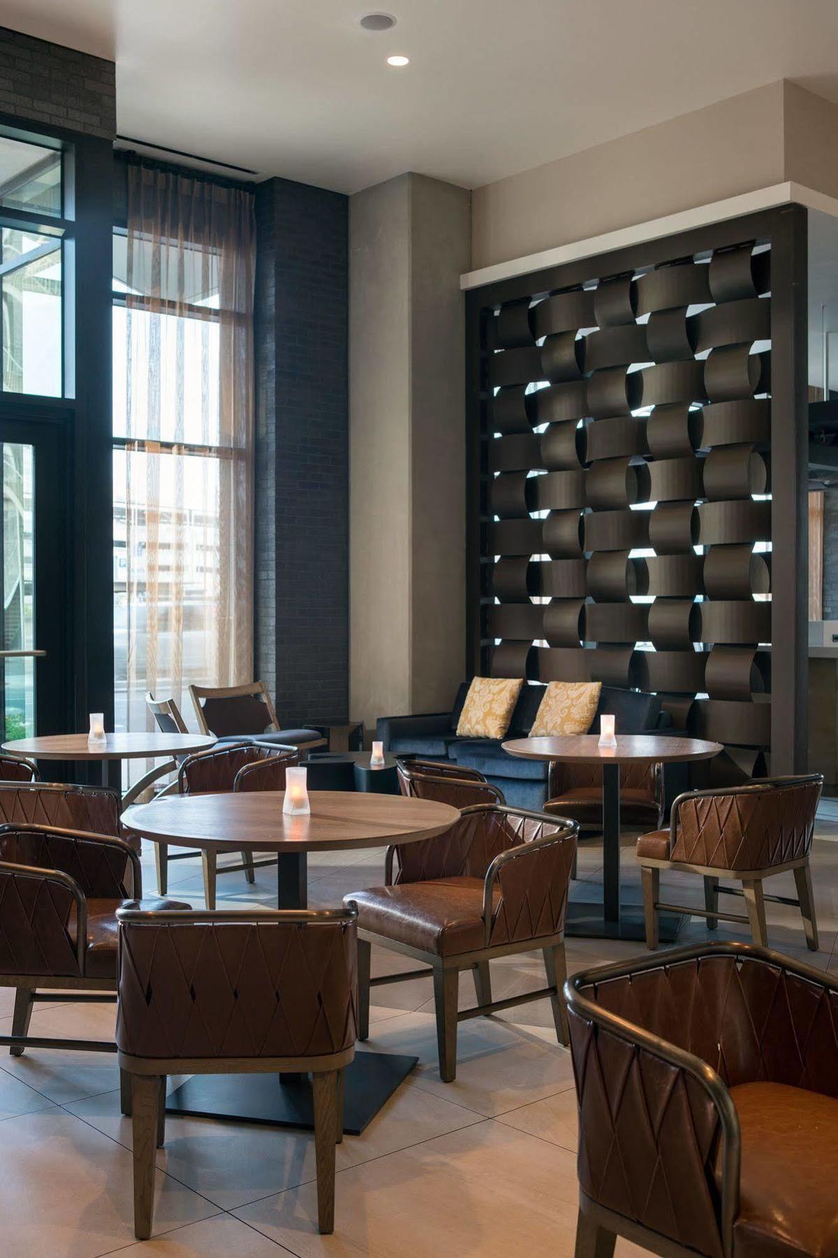 Courtyard By Marriott Phoenix Downtown Exterior foto
